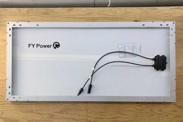 Unboxing the Renogy 100 Watt Solar Panel