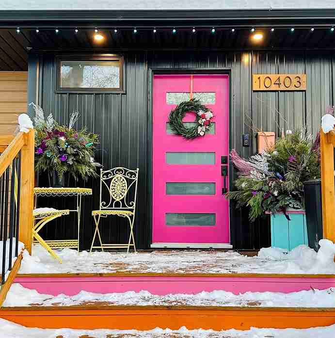 21 Mailbox Ideas to Elevate Your Curb Appeal and Showcase Your Style 7 21 Mailbox Ideas to Elevate Your Curb Appeal and Showcase Your Style 6