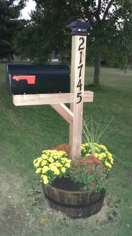 21 Mailbox Ideas to Elevate Your Curb Appeal and Showcase Your Style 24 21 Mailbox Ideas to Elevate Your Curb Appeal and Showcase Your Style 23