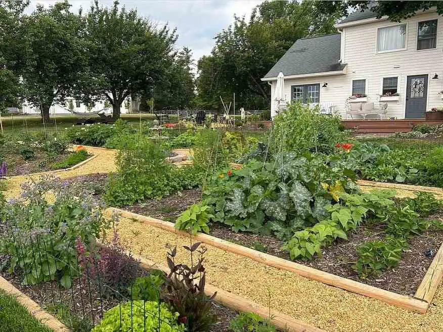 13 Potager Garden Ideas for the Modern Garden Enthusiast 12