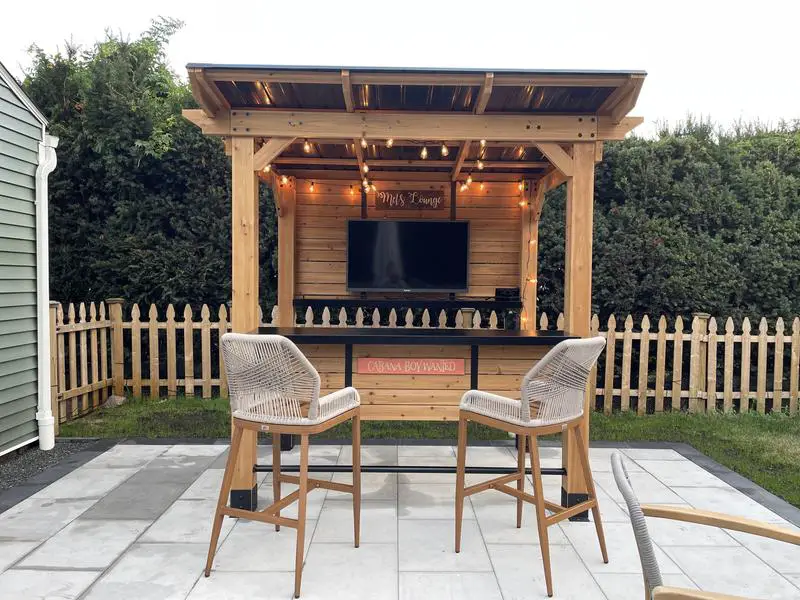 17 Spring Porch Ideas to Elevate Your Outdoor Space 16